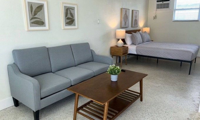 Bay Esplanade Apartment | 13 · Bay Apartment 13