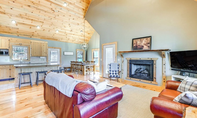 Cullowhee Cabin | 13 Mi to Cashiers: Cabin w/Wraparound Porch!