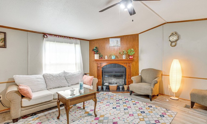 Edmond House | 13 Mi to OKC: Edmond Home w/Playground Access!