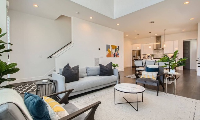 Berry Hill House | 13- Modern Melrose Oasis-The Music City Collection