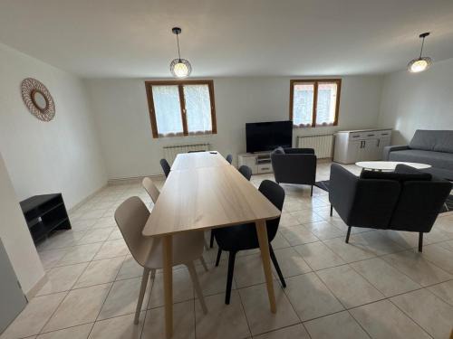 Meyzieu Apartment | 130m T4 garden and car parks - Stade-Eurexpo-Lyon