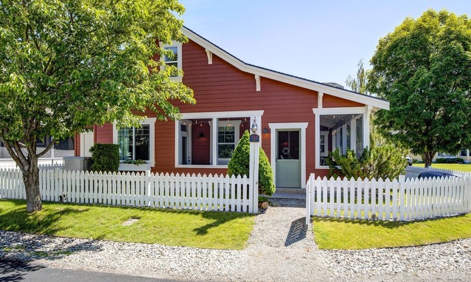 Oroville House | 132 Malarkey Lane (Veranda Dr. South)