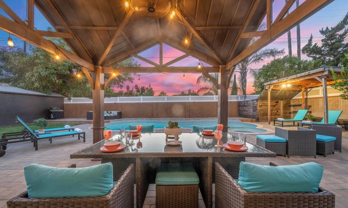 Northridge House | 132 Stunning Modern Family Home Pool and Spa