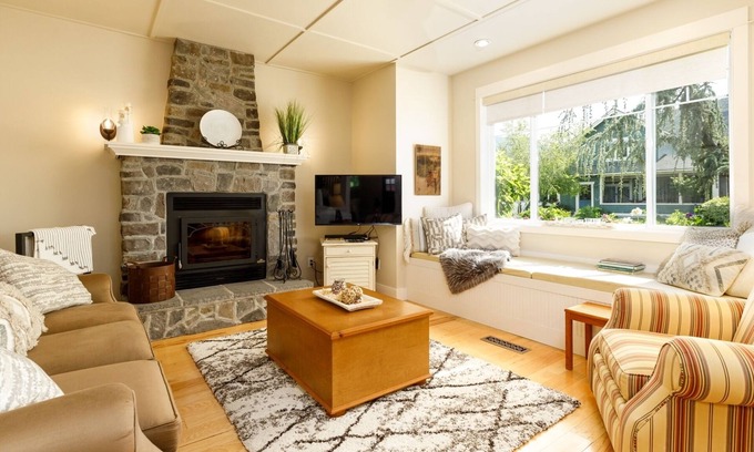 Oroville House | 134 Malarkey Lane - (Veranda Dr. South)
