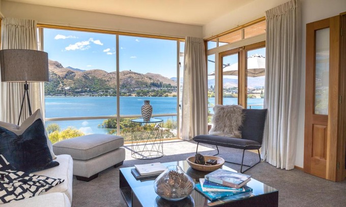 Kelvin Heights House | 135 Peninsula