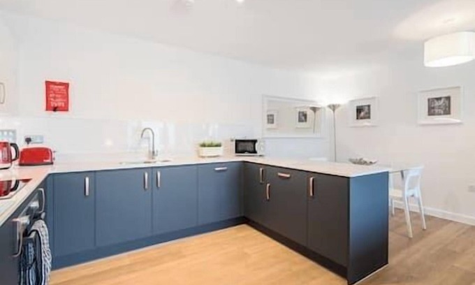 Walton-on-Thames Apartment | 14 Humboldt Court - 2 bedroom apartment