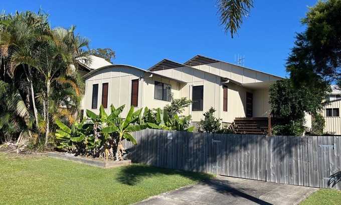 Rainbow Beach House | 14 Manooka Drive - Rainbow Beach. Stylish beach house.