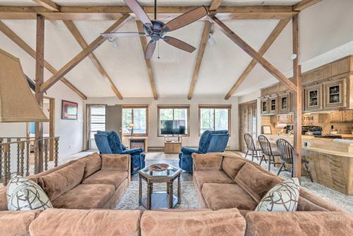 Ruidoso House | 14 Mi to Ski Apache Ruidoso Home with Deck and Grill!