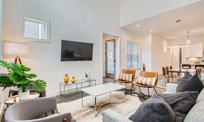 Berry Hill House | 14- Modern Oasis- The Music City Collection
