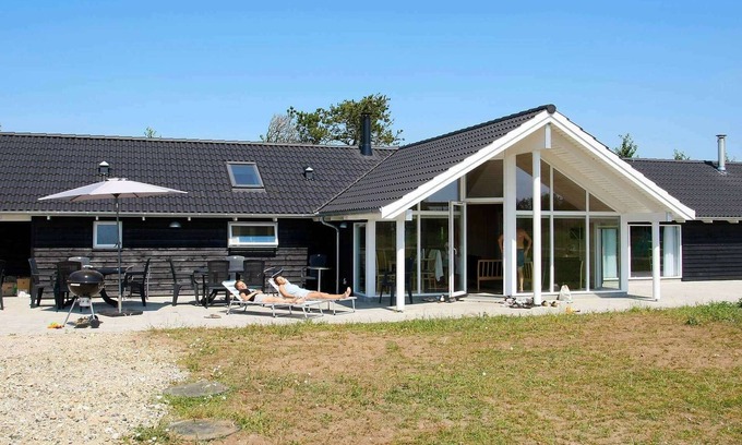 Sundstrup House | 14 person holiday home in Højslev