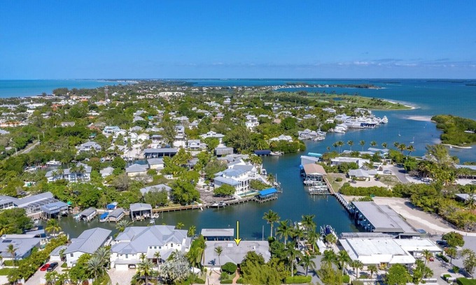 Boca Grande House | 141 Damicare 3 bed/2 Bath ground level - Canal & Dockage in back yard!