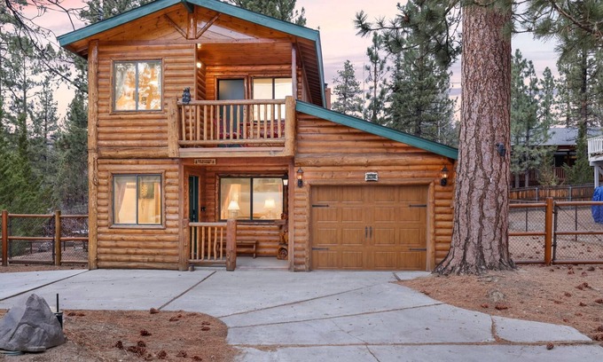 Eagle Mountain Estates Cabin | 1411-inn Between Pines 2 Bedroom Chalet by RedAwning