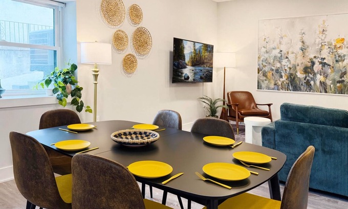 Conshohocken Apartment | 1490 ft² Space 2 Bed 2 Bath Apt/Near Villanova and KOP/5 Beds/Sleeps 10