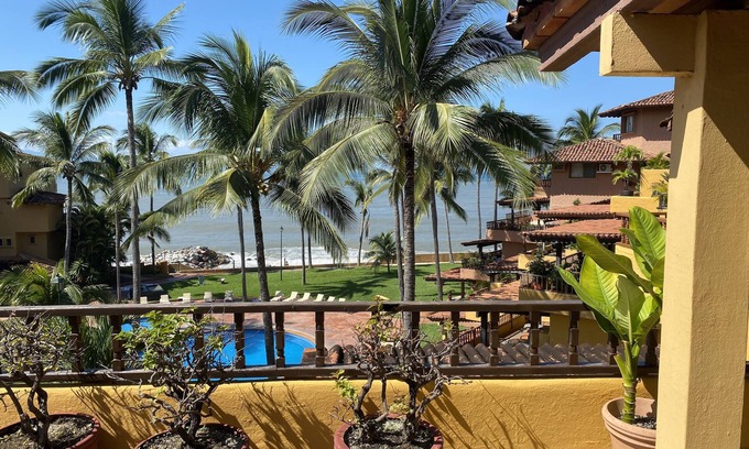Diaz Ordaz Apartment | 15-139 B Stunning Oceanview