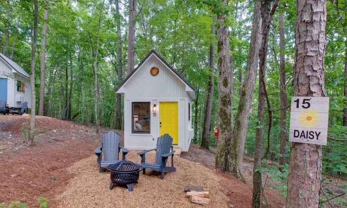 Groveoak House | #15 (Daisy) Tiny Cottage Near Lake Guntersville