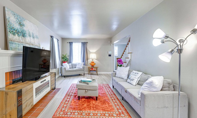 Detroit House | 15 Mi to Dtwn Detroit: Cozy Family Home w/Yard!