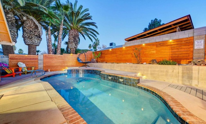 Green Valley North House | 15 Min to STRIP, Heated Pool, BBQ, 4BR, Pool Table