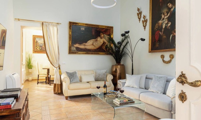 Rione XVI Ludovisi Apartment | 15 min walk from Spanish Steps. Luxury Top Floor 170 Sqm apartment Via Veneto