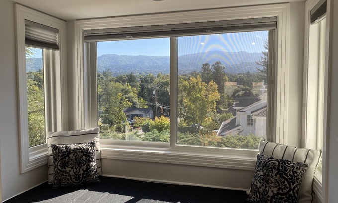 Country Club Apartment | 15 mins to Stanford or google! 2023 construction, prime location & grand view