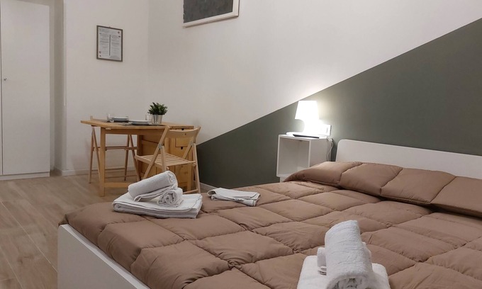 Milan Apartment | 15 minutes by subway from the Cathedral " The Russian Flower"