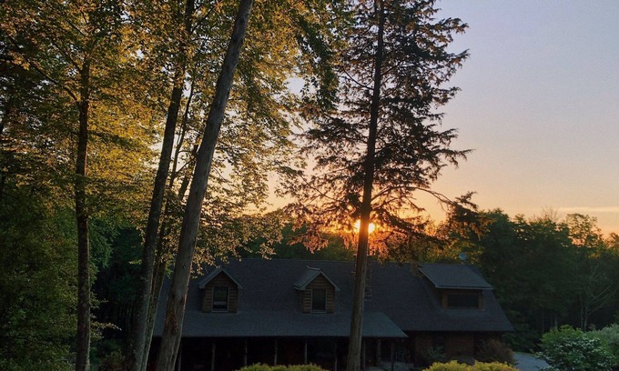 Dover Plains Cabin | 15 MINUTES FROM THE MORGAN GRAND NATIONAL & WORLD CHAMPIONSHIP MORGAN HORSE SHOW