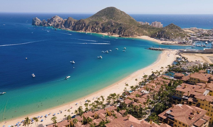 El Medano Ejidal Villa | ¬15% OFF Luxury 4 Bd Beachfront Villa #6 in Cabo 5-Star Service