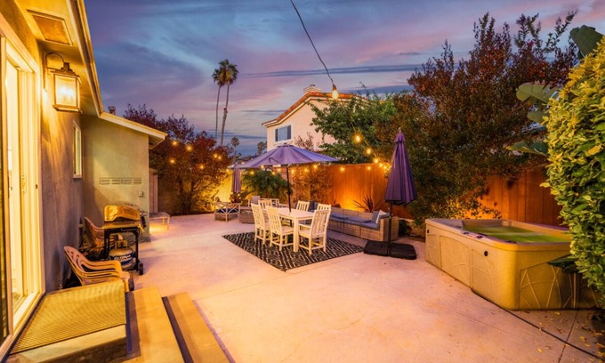 Pierpont Bay House | 15%Off Oct 2-5 Steps To Sand Hot Tub Great Reviews