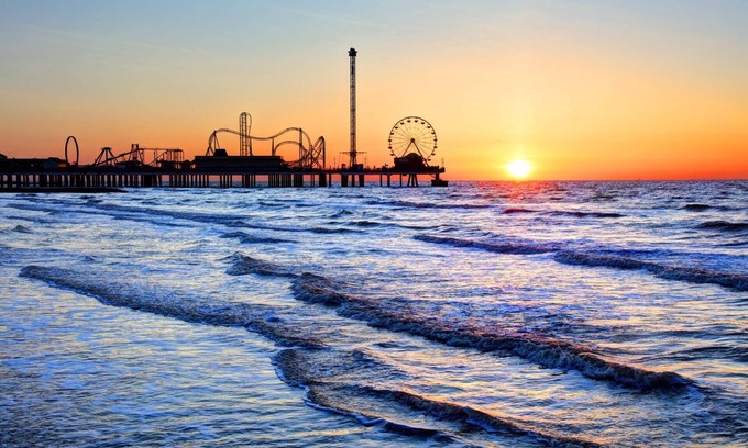 Galveston Cottage | 15% off When You Stay 3 Nights or Longer Now Through Dec 19th