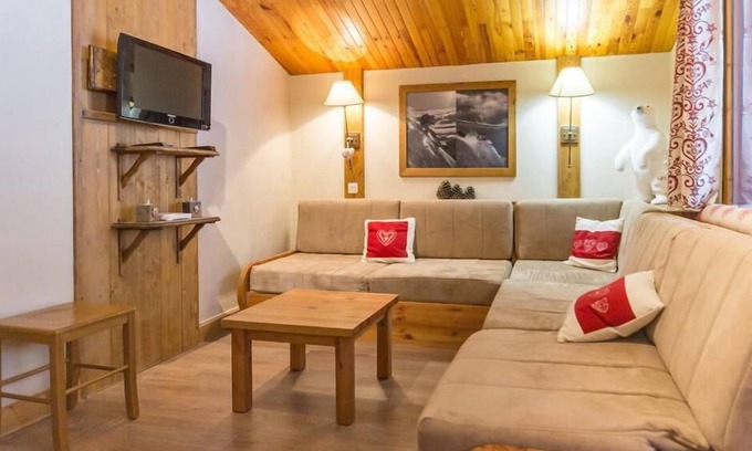 Montchavin Apartment | 150m from ski slopes, 3rd floor, balcony, tv, ski locker, 41m², Montchavin La Plagne