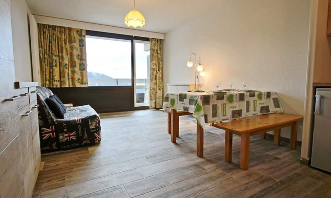 Chamrousse Apartment | 150m from ski slopes, 5th floor, balcony, tv, 30m², Chamrousse