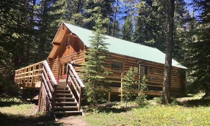 Cooke City-Silver Gate Cabin | 157 U.S. Hwy 212 W. 1 bedroom 1 bath sleeps 8
