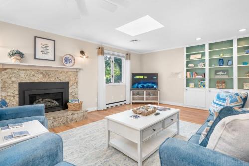 Yarmouth Port House | 16 Mattis Drive Yarmouthport - Gray's Getaway