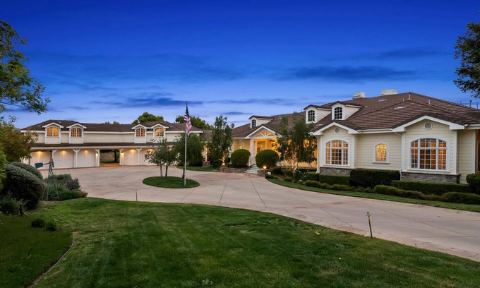 Moorpark House | 1600 Views