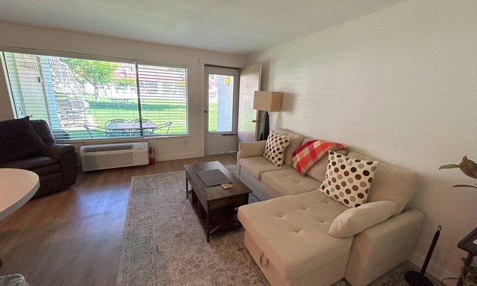 Quincy Condo | #161 Condo near large pool & shuttle to Gorge Amp-book separately