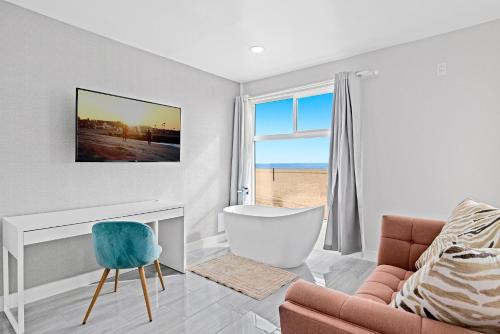Balboa Peninsula Apartment | 1628 West Oceanfront Oasis 4,5,6,7,8,9