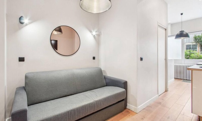 Combat Apartment | 165 Suite Denis - Superb apartment in Paris
