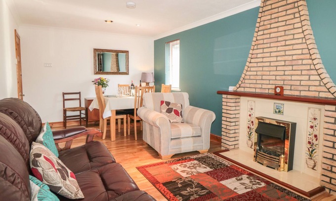 Pickering Cottage | 17 COSTA WAY, pet friendly, country holiday cottage in Pickering
