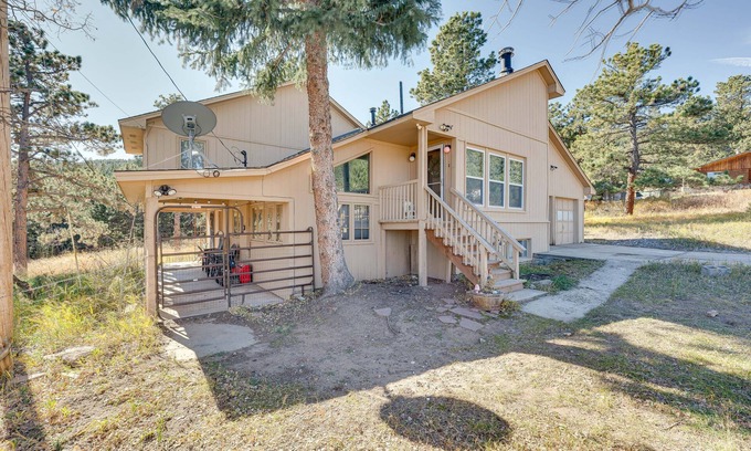 Coal Creek Canyon Cabin | 17 Mi to Town: Peaceful Golden Cabin!