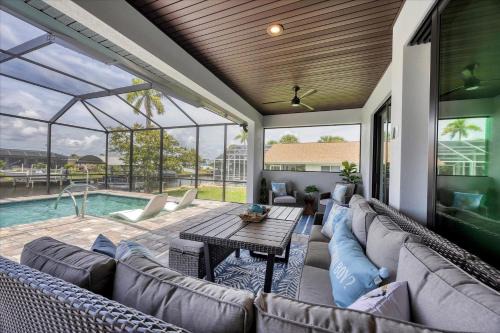 Port Charlotte House | 17163 Horizon