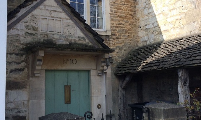 Bradford-on-Avon Cottage | 1750s cottage near Bath , 4 bed sleeps 9, Bradford on Avon, Cotswolds.