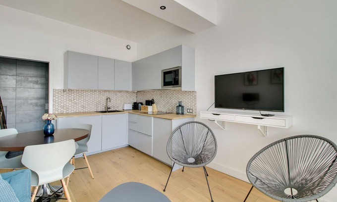 Combat Apartment | 176 Suite Jean - Superb apartment in Paris