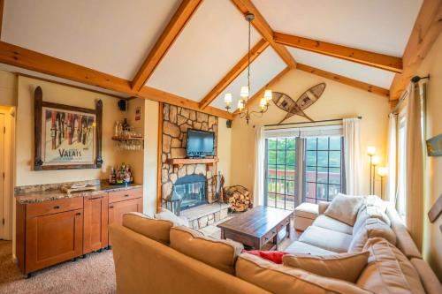 West Dover Apartment | 17A Mountain Village #241