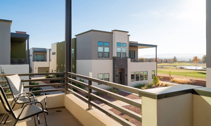 Bloomington Condo | #18 At Bloomington Country Club 4 Bedroom Townhouse by Redawning