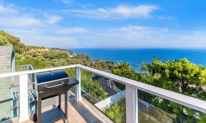 Western Malibu House | 180-degree ocean views & private beach access - walk to Encinal Bluff Beach