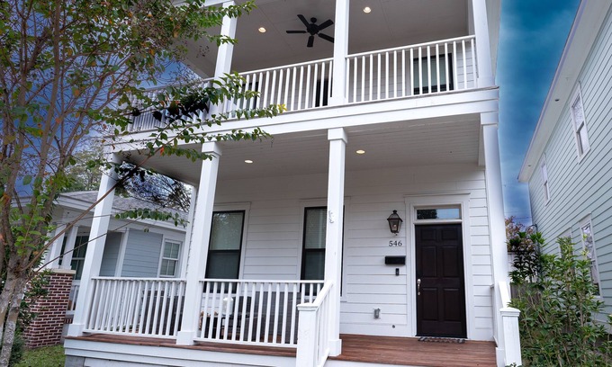 Thomas Square House | 1804ft-A/C-King-W/D-Backyard-5min>Forsyth park
