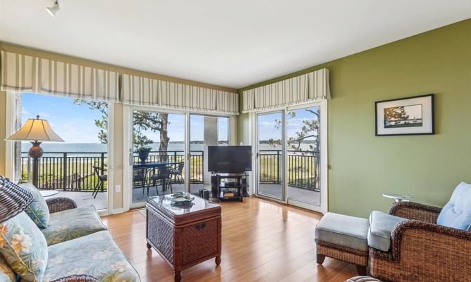 South Beach Villa | 1831 Beachside Tennis ~ Wrap Around Balcony Overlooking Calibogue Sound