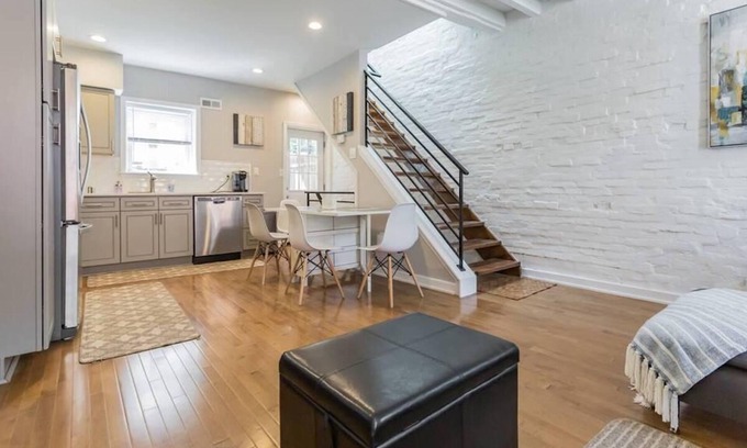 Graduate Hospital Apartment | 1838 Webster in Philadelphia