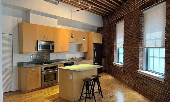 Downtown Boston Condo | 1850's Luxury post & beam condo in converted warehouse in heart Boston