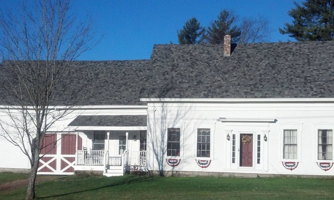 Irasburg House | 1855 Farmhouse l Fully Restored with 5 Bedrooms - Family and Pet Friendly