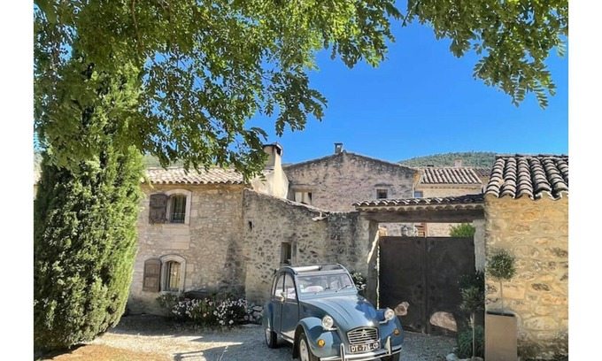 Menerbes Other | 18th-century Provençal farmhouse, chic and rustic, restored and air-conditioned